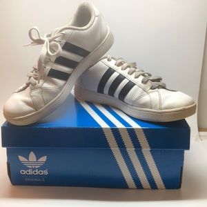Women’s Adidas Advantage Striped Sneakers